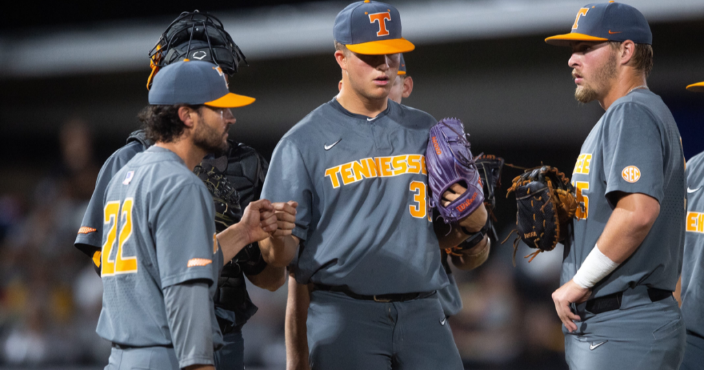 Drew Beam talks things over at the mound during Tennessee's Super Regional win at Southern Miss. Credit: Brianna Paciorka/News Sentinel / USA TODAY NETWORK