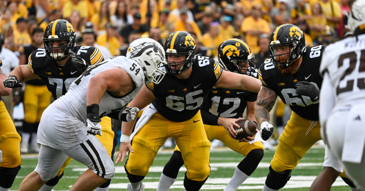 Logan Jones returning for one more season at Iowa