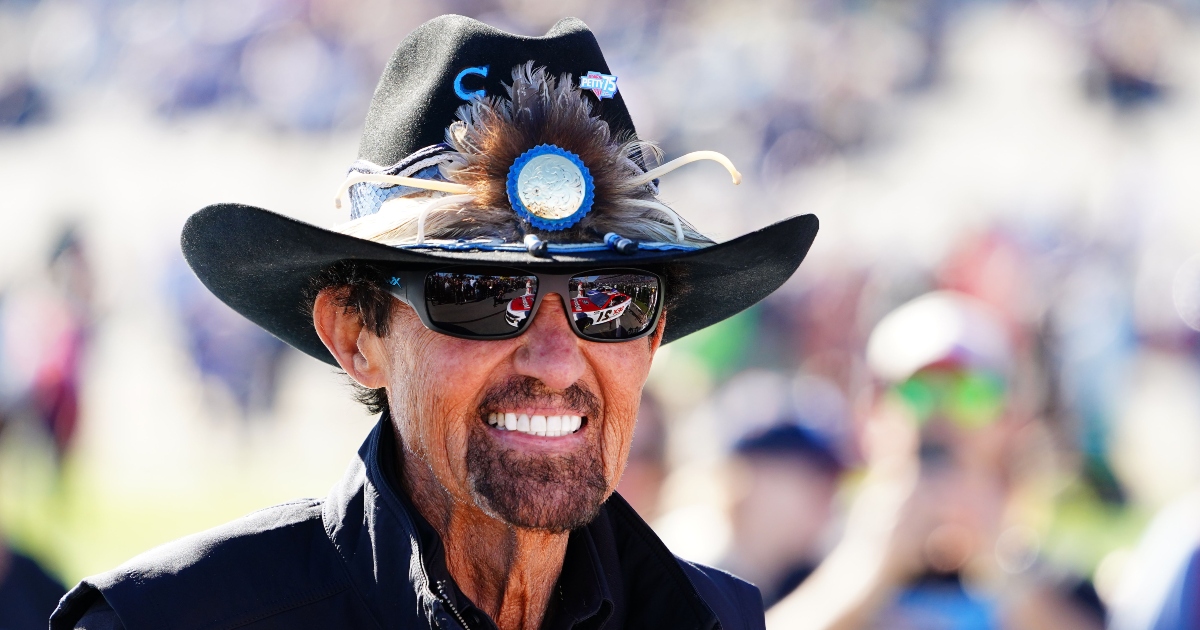 The 86-year old son of father Lee Petty and mother Elizabeth Petty Richard Petty in 2024 photo. Richard Petty earned a  million dollar salary - leaving the net worth at  million in 2024