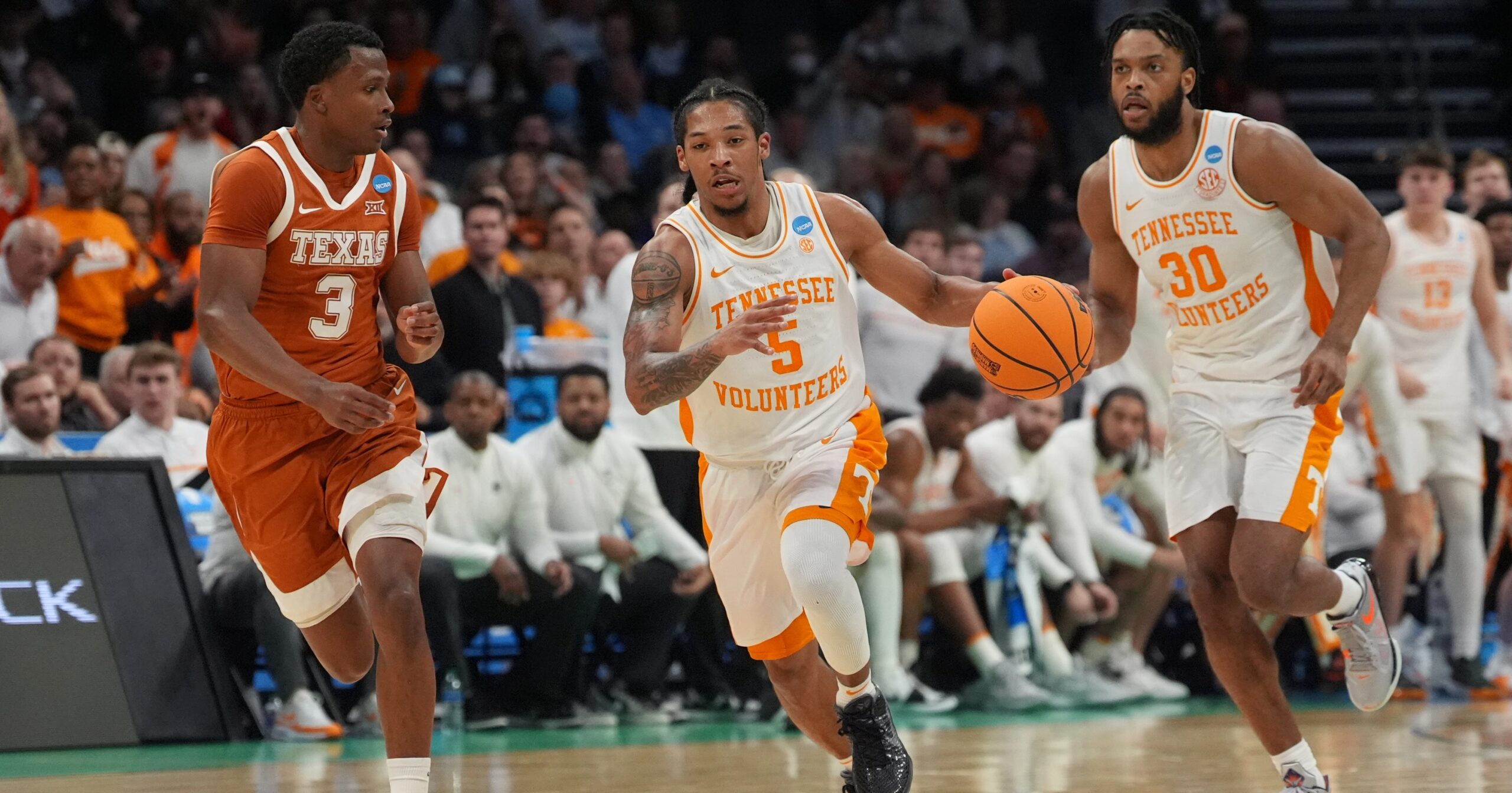 No. 2 Tennessee’s defense gets enough stops vs. No. 7 Texas, Vols advance to Sweet 16