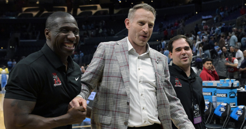 Alabama coaches Preston Murphy and Nate Oats