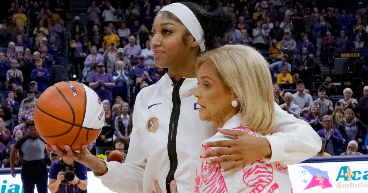 Angel Reese, Kim Mulkey and other LSU players celebrate Elite Eight berth with Tik Tok