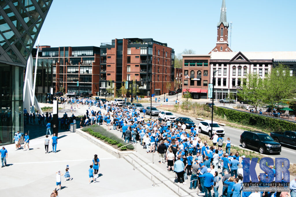 Kentucky fans wait to get into Mark Pope's introductory press conference - Aaron Perkins, Kentucky Sports Radio