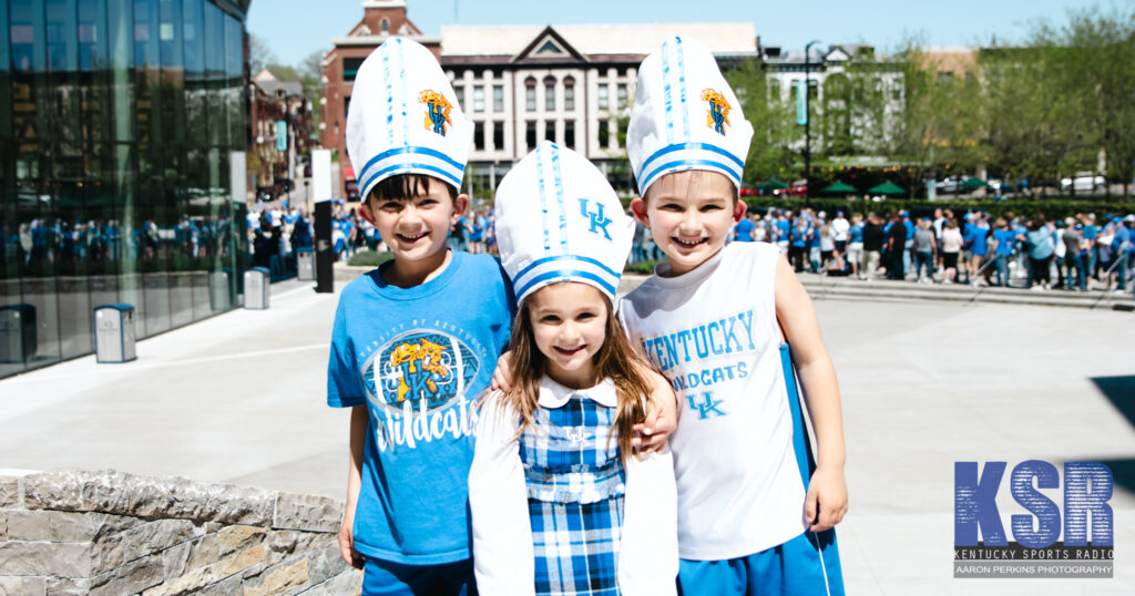 Kentucky fans pose in pope hats ahead of Mark Pope's introductory press conference - Aaron Perkins, Kentucky Sports Radio