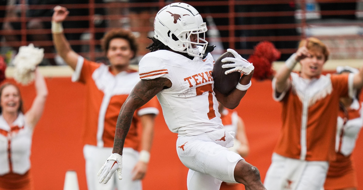 Isaiah Bond injury update: Texas WR heads to the locker room against Oklahoma