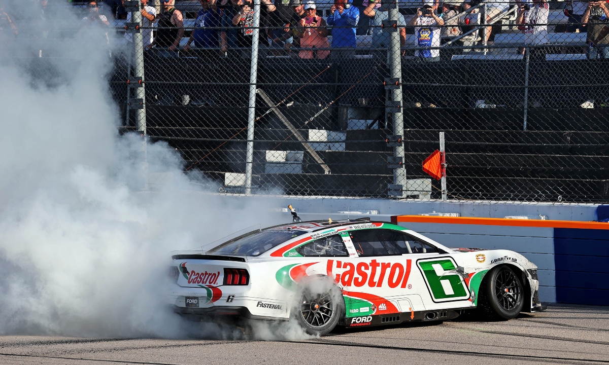 NASCAR fan climbs Darlington catchfence to celebrate Brad Keselowski’s ...