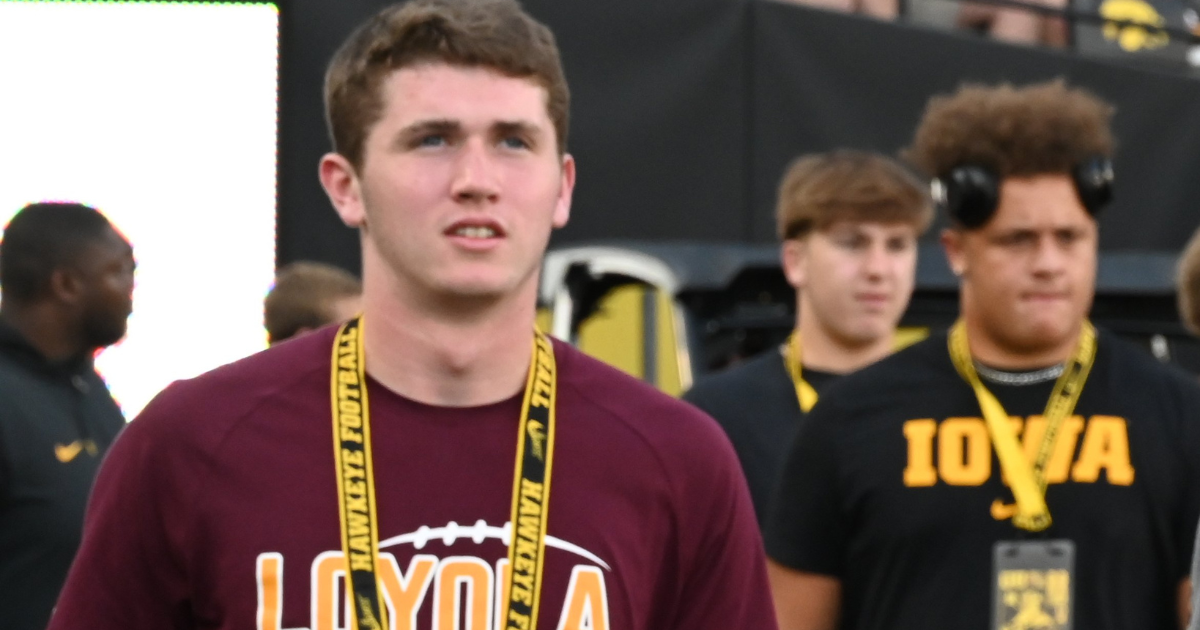 Iowa lands walk-on commitment at quarterback
