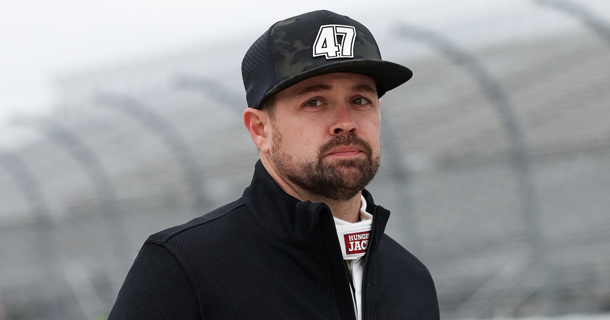 Ricky Stenhouse Jr. confronts Carson Hocevar, reaches into car after Mexico City NASCAR race