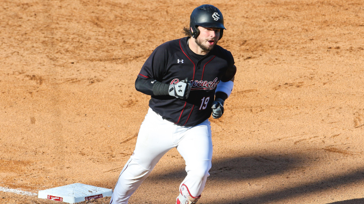 Messina’s go-ahead homer powers South Carolina into winner’s bracket for first time since 2004