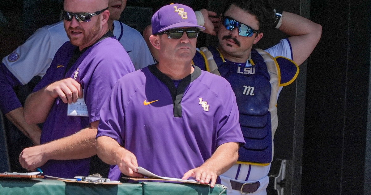 Josh Simpson rejoins LSU baseball coaching staff after one year at