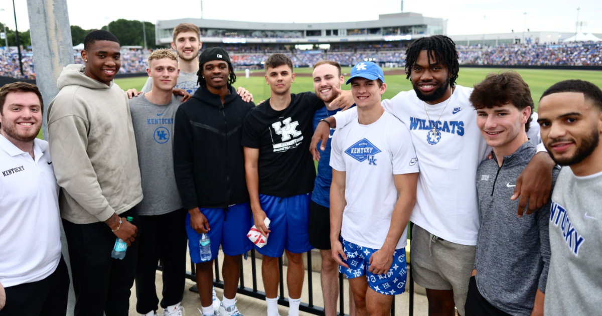 Oscar Tshiebwe, Kentucky MBB players stop at Kentucky Proud Park for Super Regional