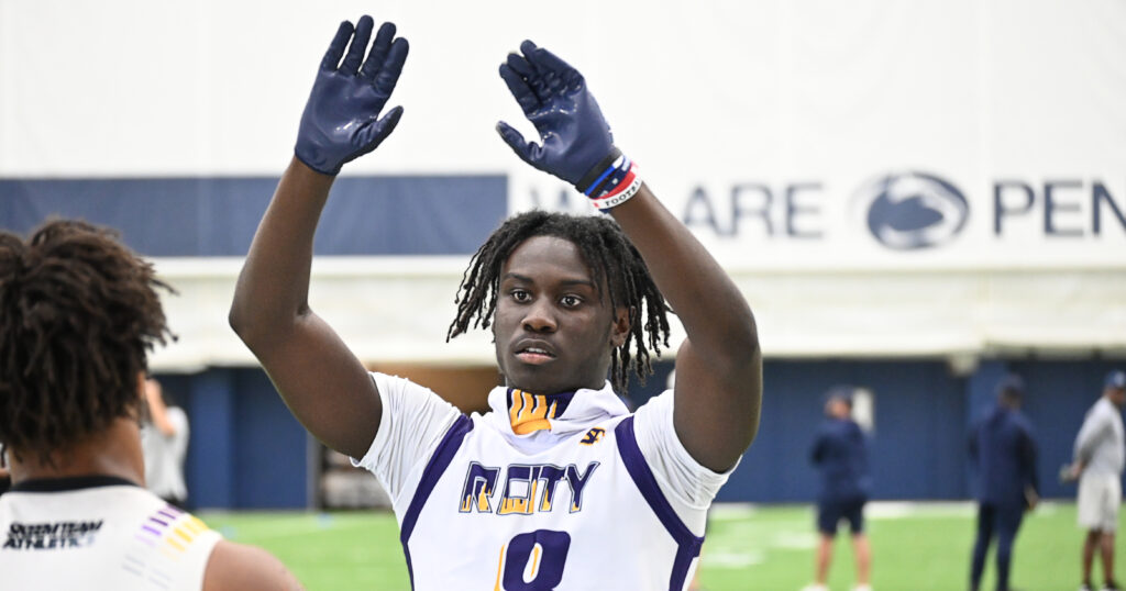 Roman Catholic athlete receiver Chris Palmer. (Photo: Thomas Frank Carr/BWI) 