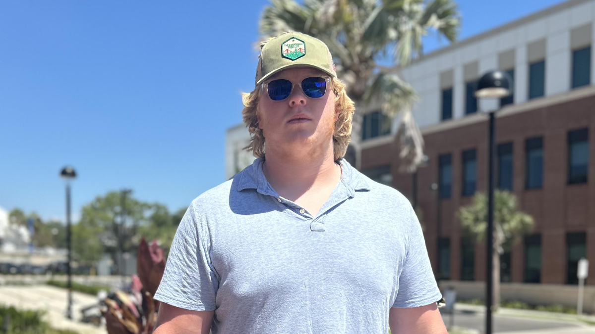 OL John Mills from Texas' Class of 2025, flips to Washington