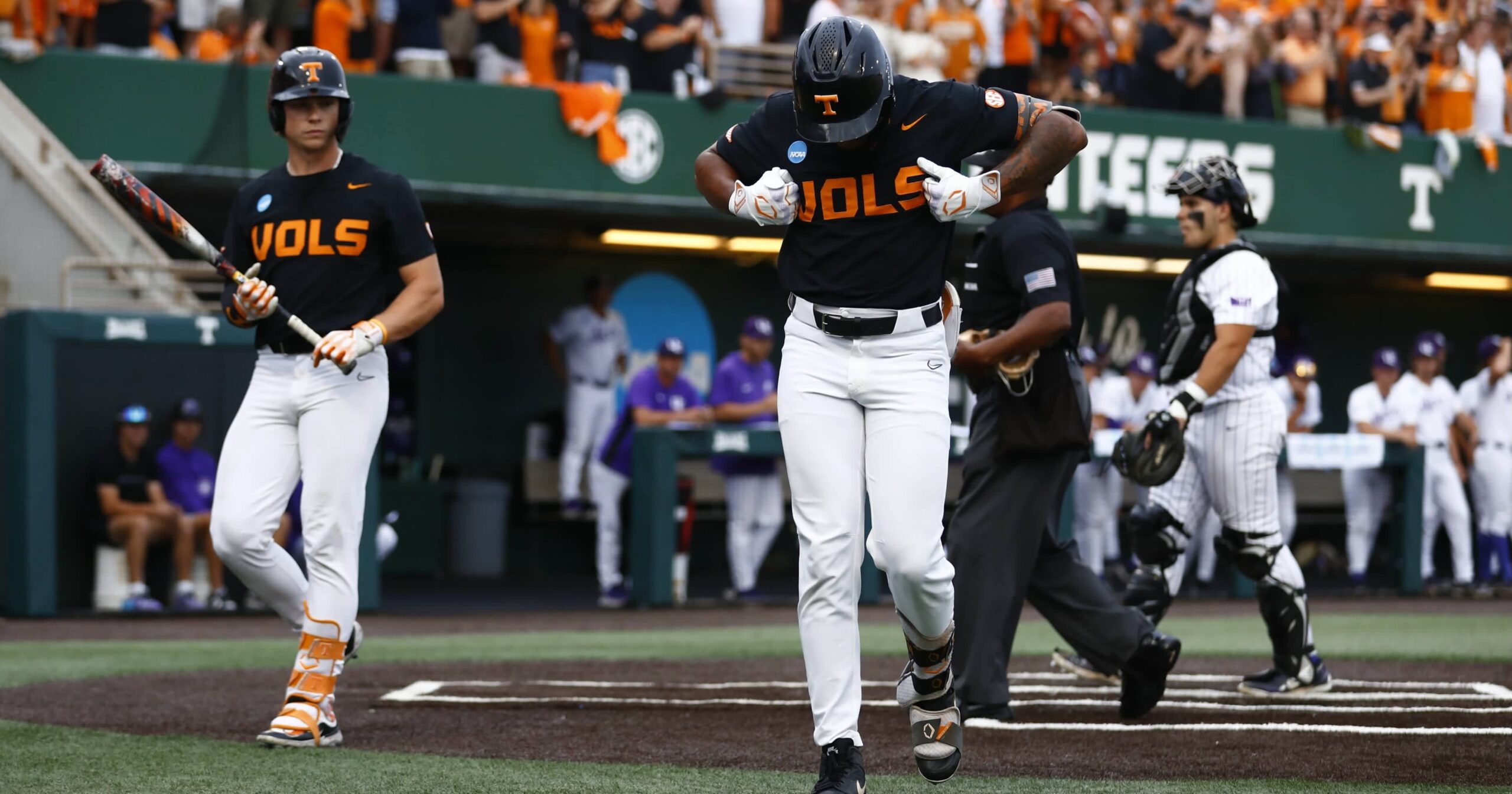 Tennessee sets singlegame postseason home run record
