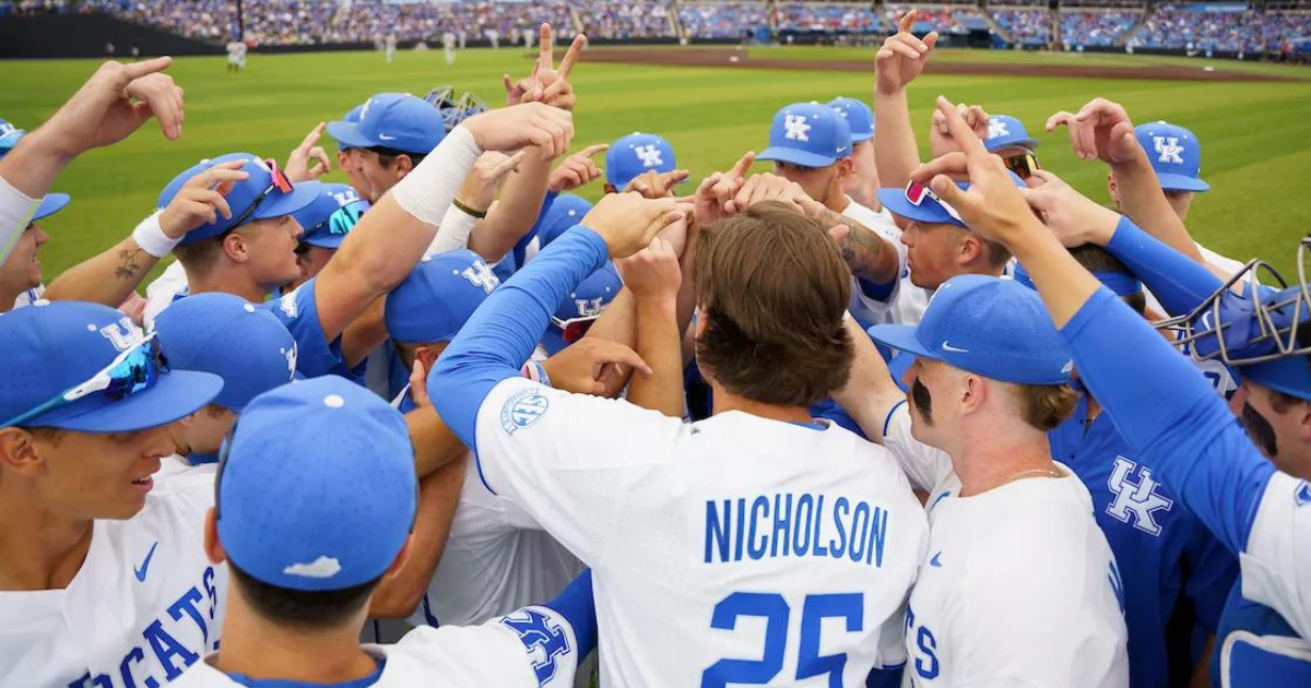 Kentucky Sweeps Lexington Super Regional Over Oregon State Advances To First Ever College World