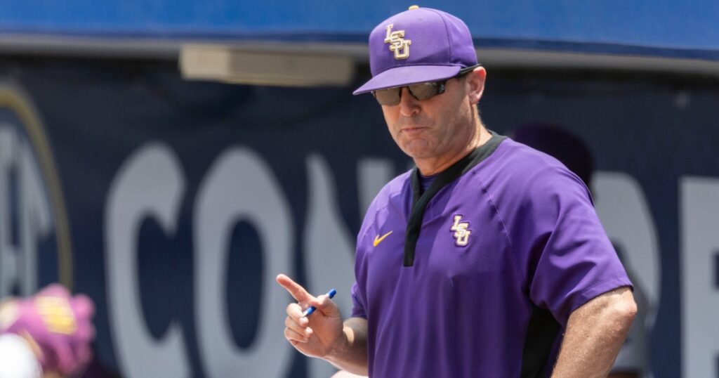 lsu-head-baseball-coach-jay-johnson-adresses-paul-mainieri-taking-south-carolina-job-texas-interest