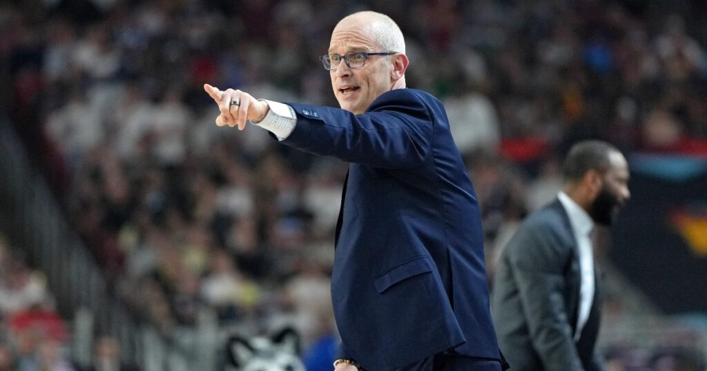 uconn-head-coach-dan-hurley-impact-finances-had-decision-stay-over-los-angeles-lakers