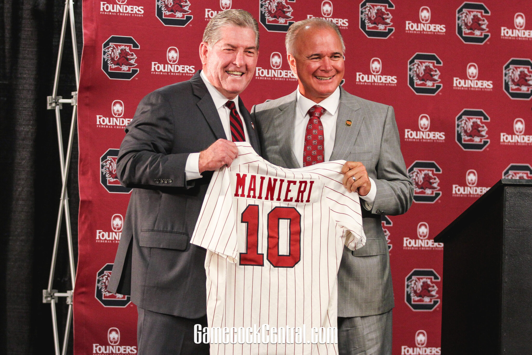 Photos: Paul Mainieri Introduced As South Carolina Baseball Coach - On3