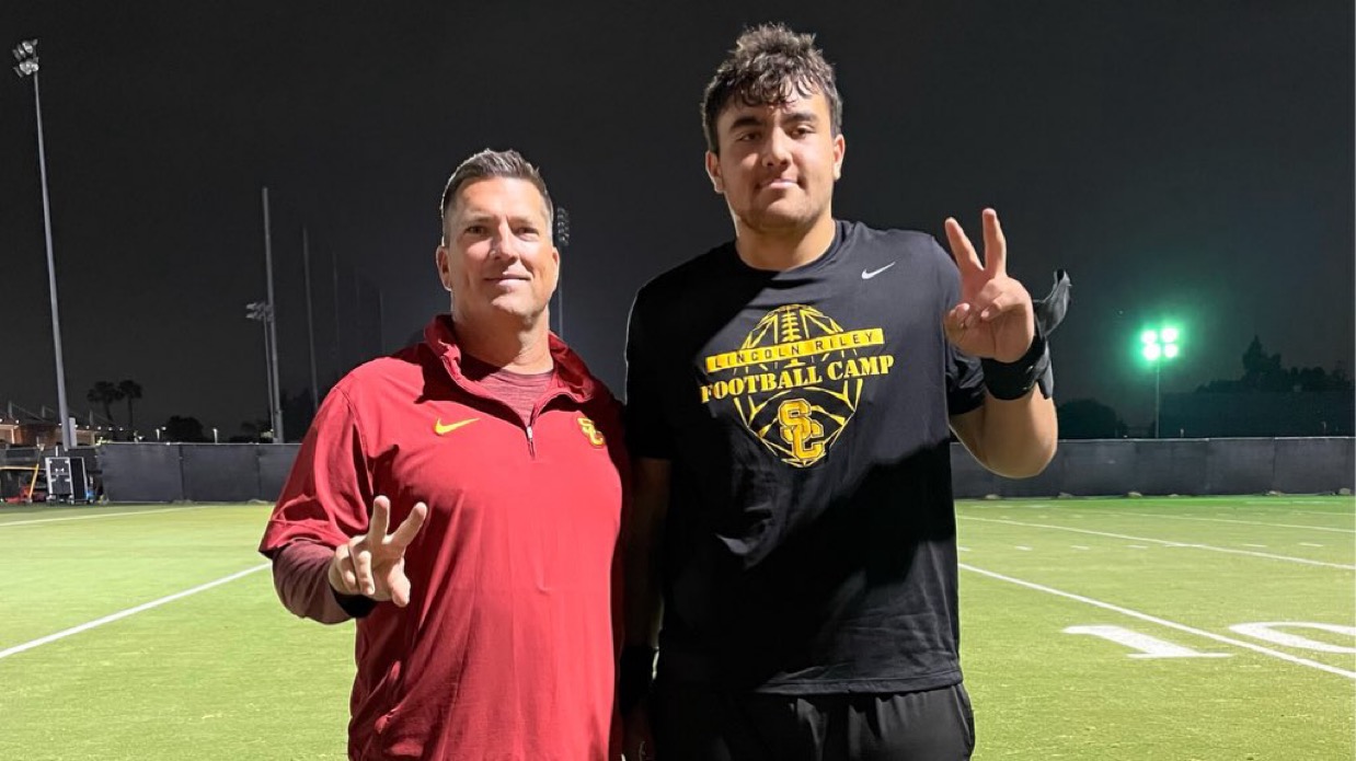 USC Offers Potential Fourth Generation Trojan Elijah Vaikona