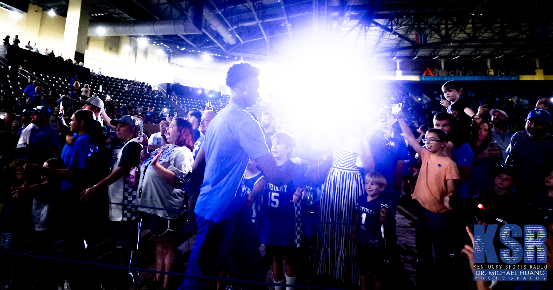 Kentucky fans greeting Jaxson Robinson at the Men's Basketball Club Blue NIL event - Dr. Michael Huang, Kentucky Sports Radio