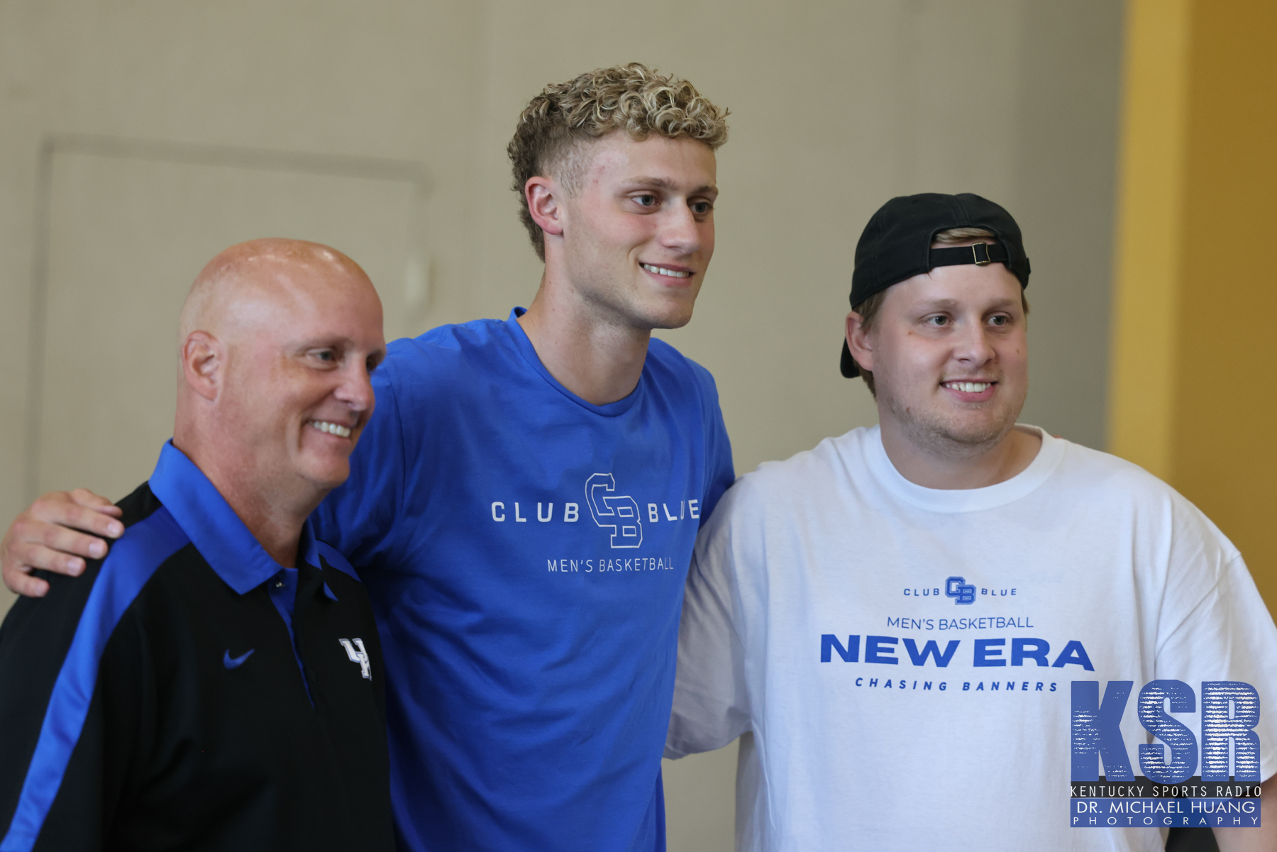 Collin Chandler poses with fans at the Kentucky Basketball Club Blue NIL event - Dr. Michael Huang, Kentucky Sports Radio