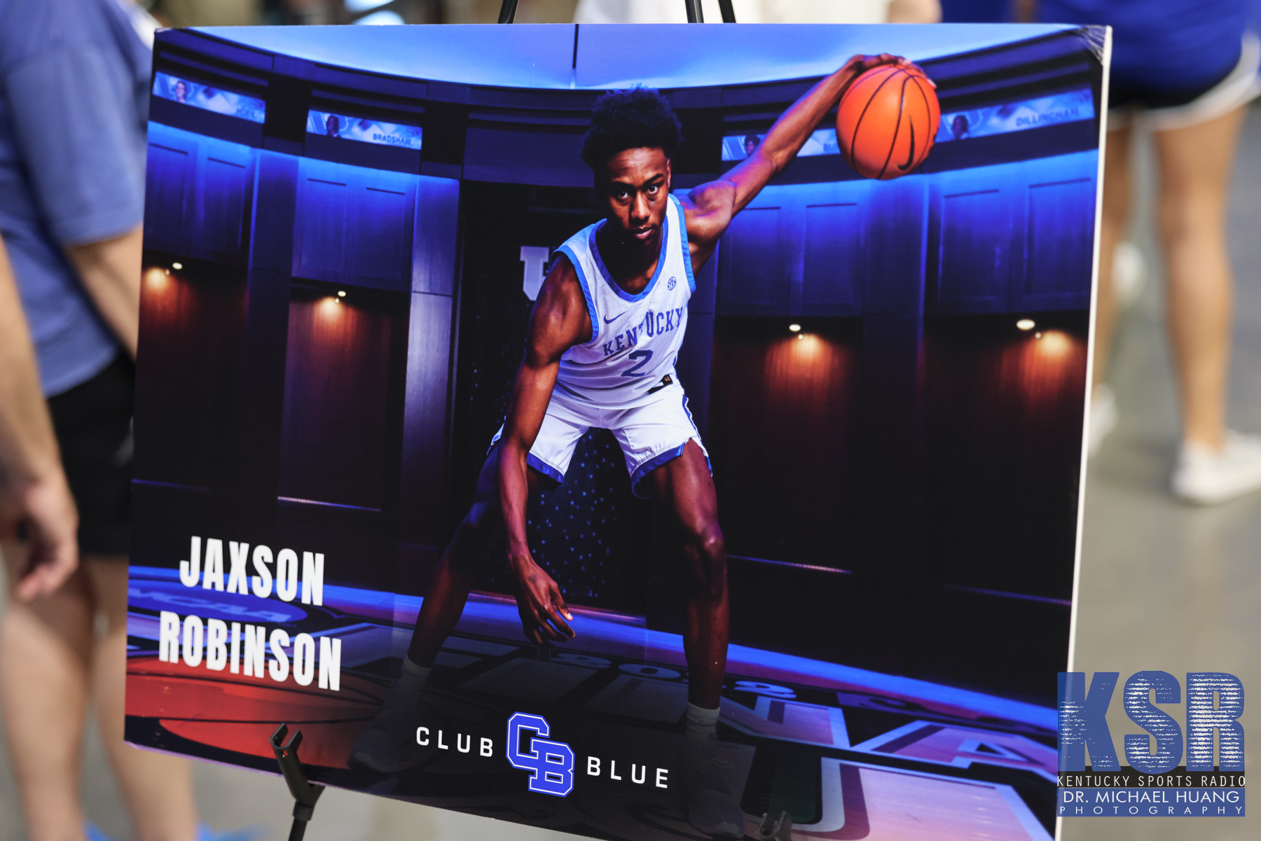 Jaxson Robinson sign at Kentucky Basketball's Club Blue NIL event - Dr. Michael Huang, Kentucky Sports Radio