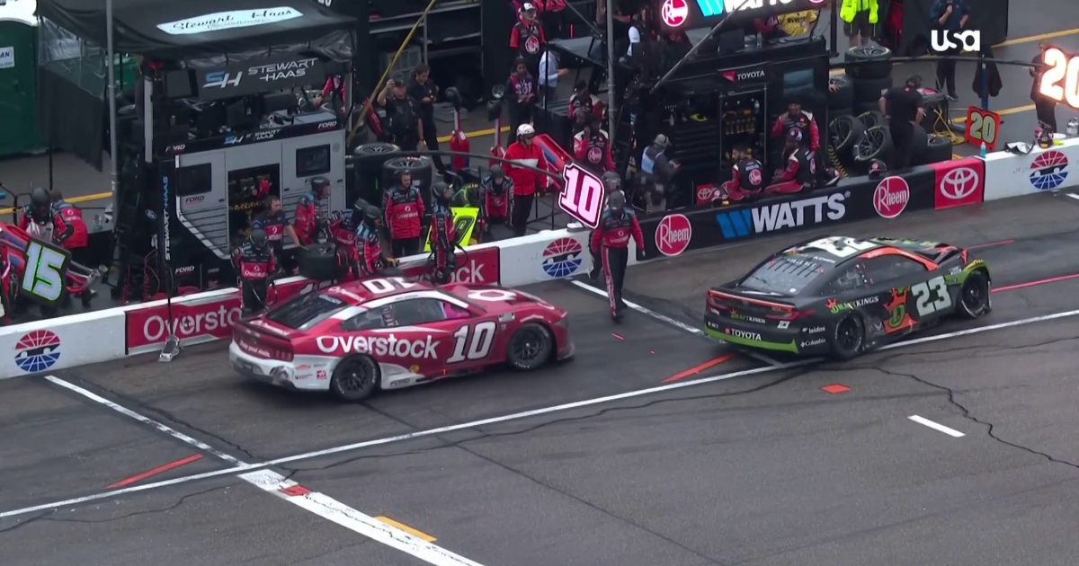 Bubba Wallace parks in Noah Gragson’s pit box after getting wrecked by ...