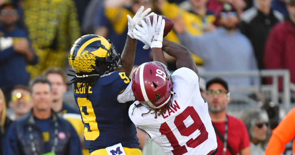 Michigan Wolverines Football Safety Rod Moore pięknie bronił przepustki przeciwko Alabamie w 2023 r. (Zdjęcie Gary A. Vasquez-usa Today Sports)