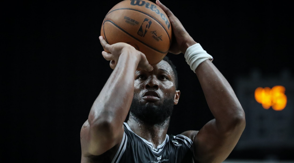 Austin Spurs' RaiQuan Gray shoots a free-throw during a game on Sunday, March 10, 2024, at American Bank Center in Corpus Christi, Texas. (Angela Piazza/Caller-Times / USA TODAY NETWORK)