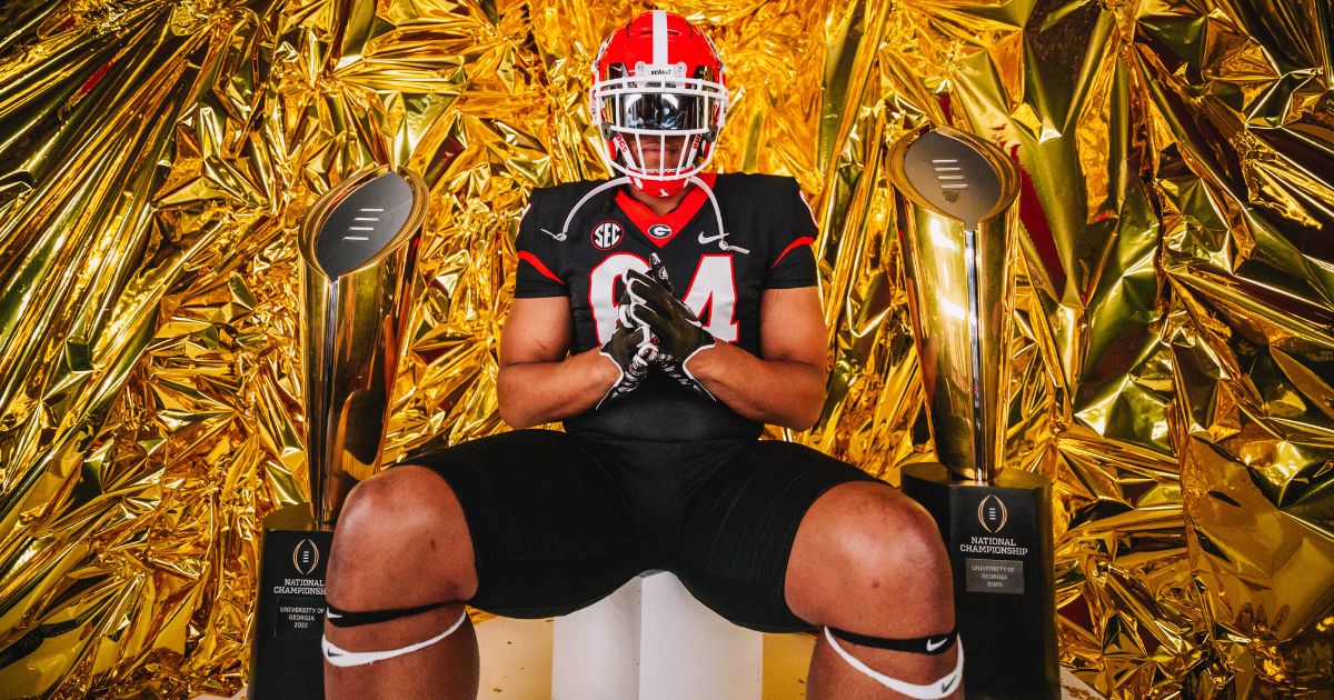 Georgia lands commitment of massive basketball prospect turned 2024 OL