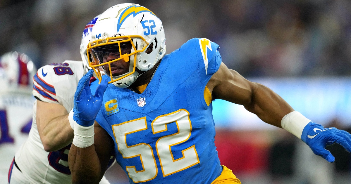 Khalil Mack injury update: Chargers star leaves game after nasty collision