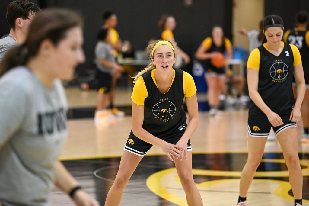 Lucy Olsen Having No Trouble Fitting In At Iowa