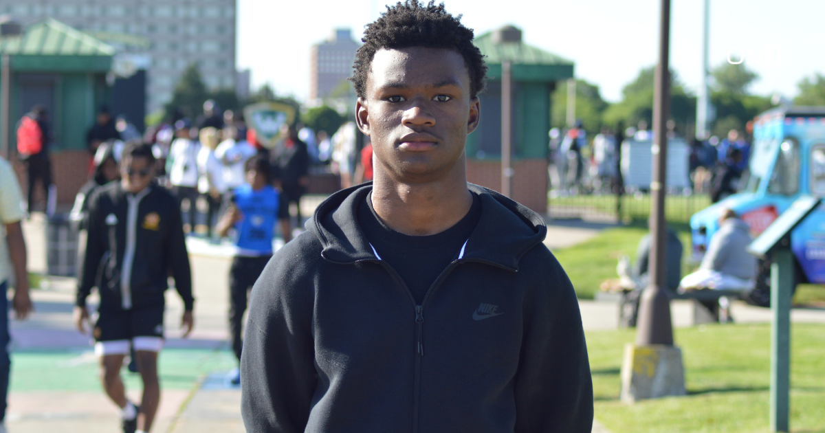 Michigan makes electric in-state ATH Darryl Flemister feel like a priority