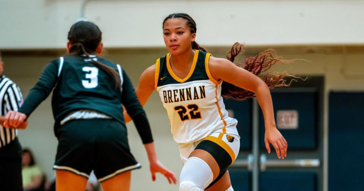 Top 2026 recruit Bella Flemings sets visits, in process of narrowing to finalists
