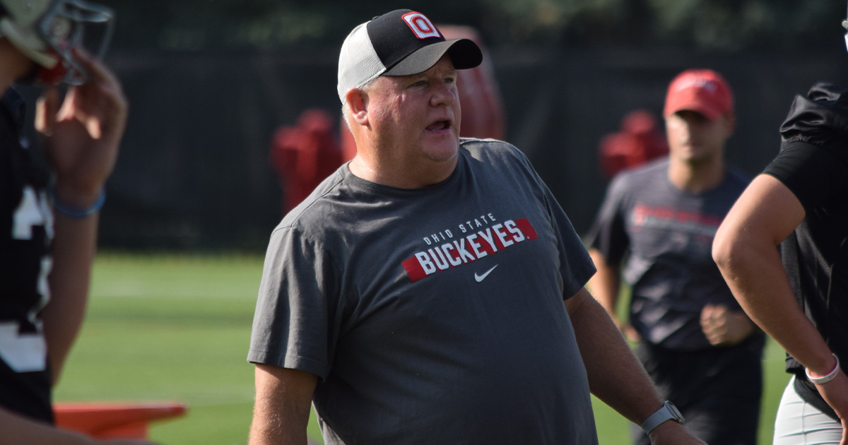 OC Chip Kelly calls for an attack from the press box