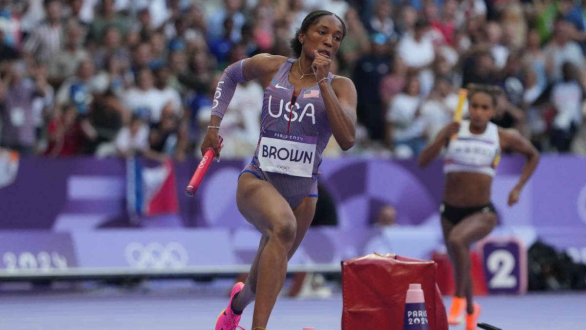 Kaylyn Brown anchors Team USA to set world record in mixed 4x400m relay