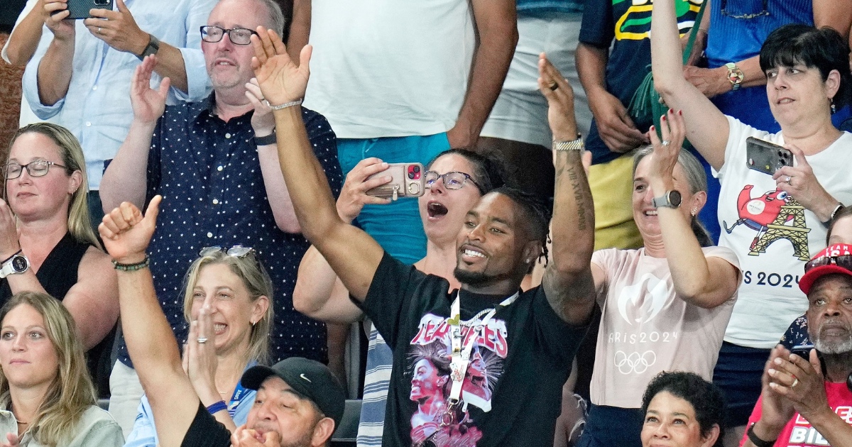 Jonathan Owens gushes over wife Simone Biles' gold medalwinning