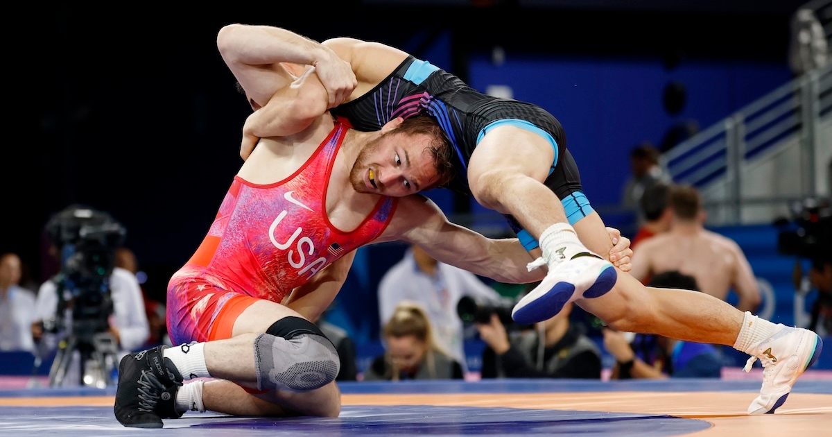 Spencer Lee upset with late takedown for silver in 57kg freestyle