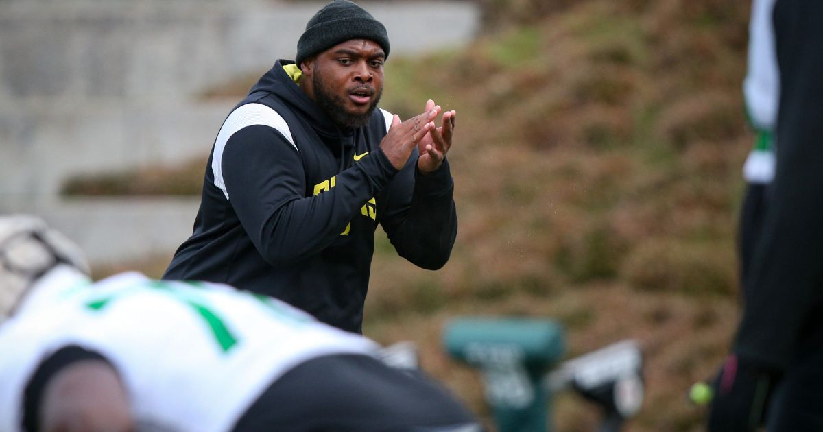 A’lique Terry talks about competition and young faces in Oregon’s offensive line room