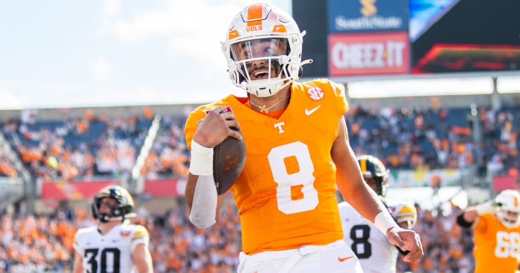 nico-iamaleava-named-starting-quarterback-tennessee-volunteers-2024-football-season