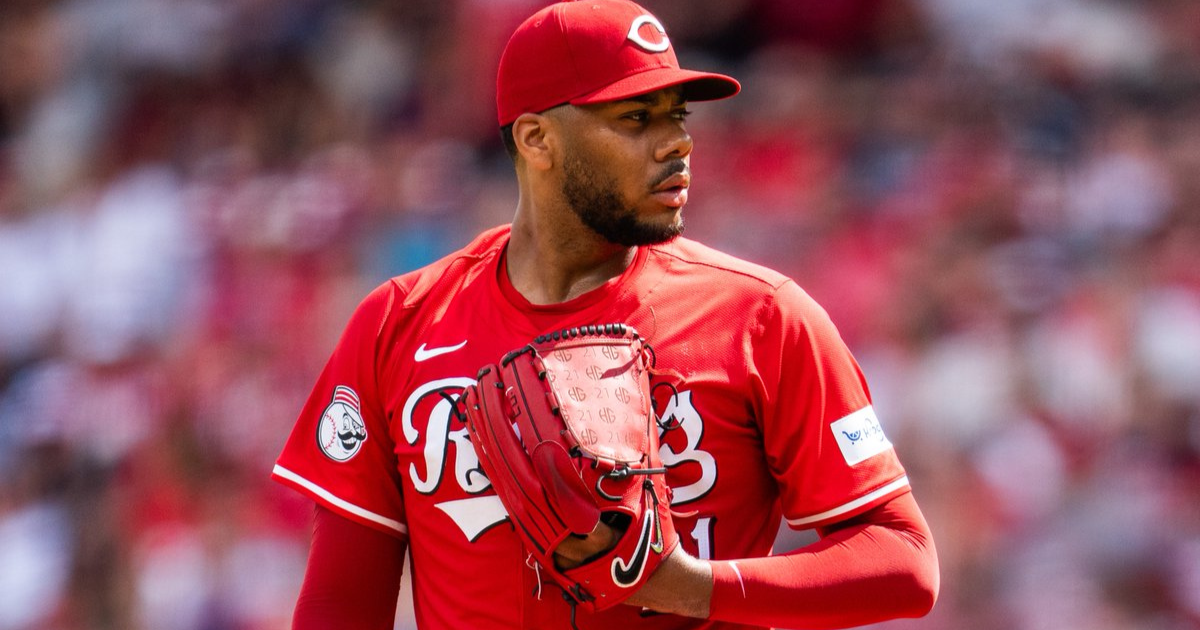 KSReds: Cincinnati Reds Sweep the Rival St. Louis Cardinals