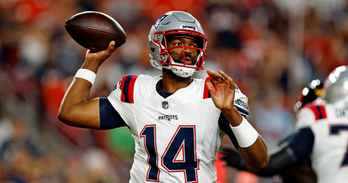 New England Patriots coach Jerod Mayo informs about quarterback Jacoby Brissett's shoulder injury