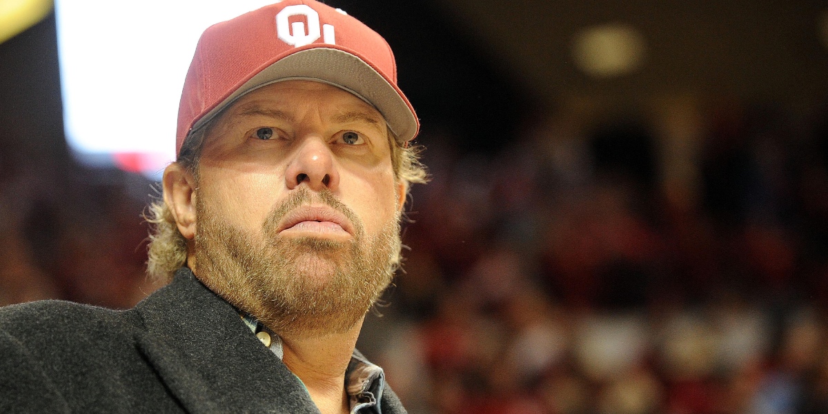 Oklahoma adds Toby Keith singalong to 3rd/4th quarter break for 2024