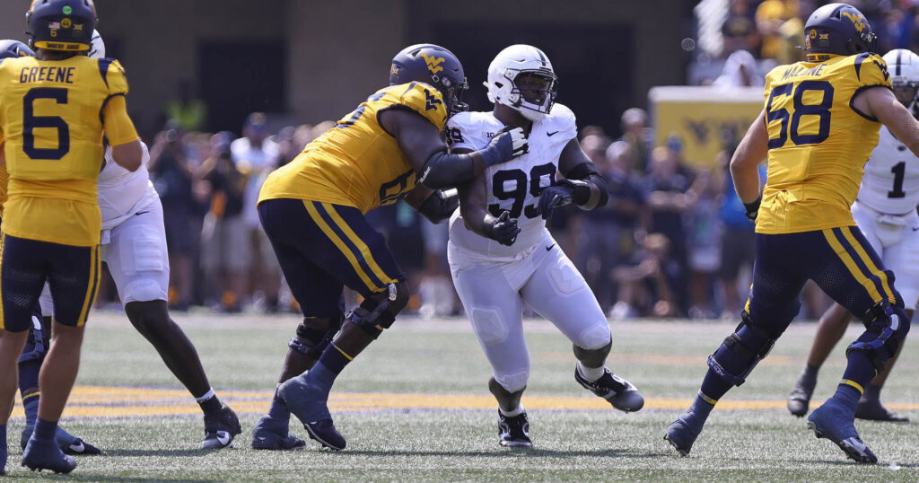 Penn State defensive lineman Coziah Izzard