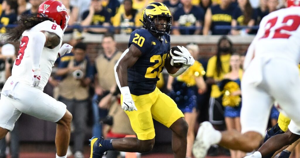 Michigan RB Kalel Mullings ran hard against Fresno State. (Lon Horwedel/TheWolverine)