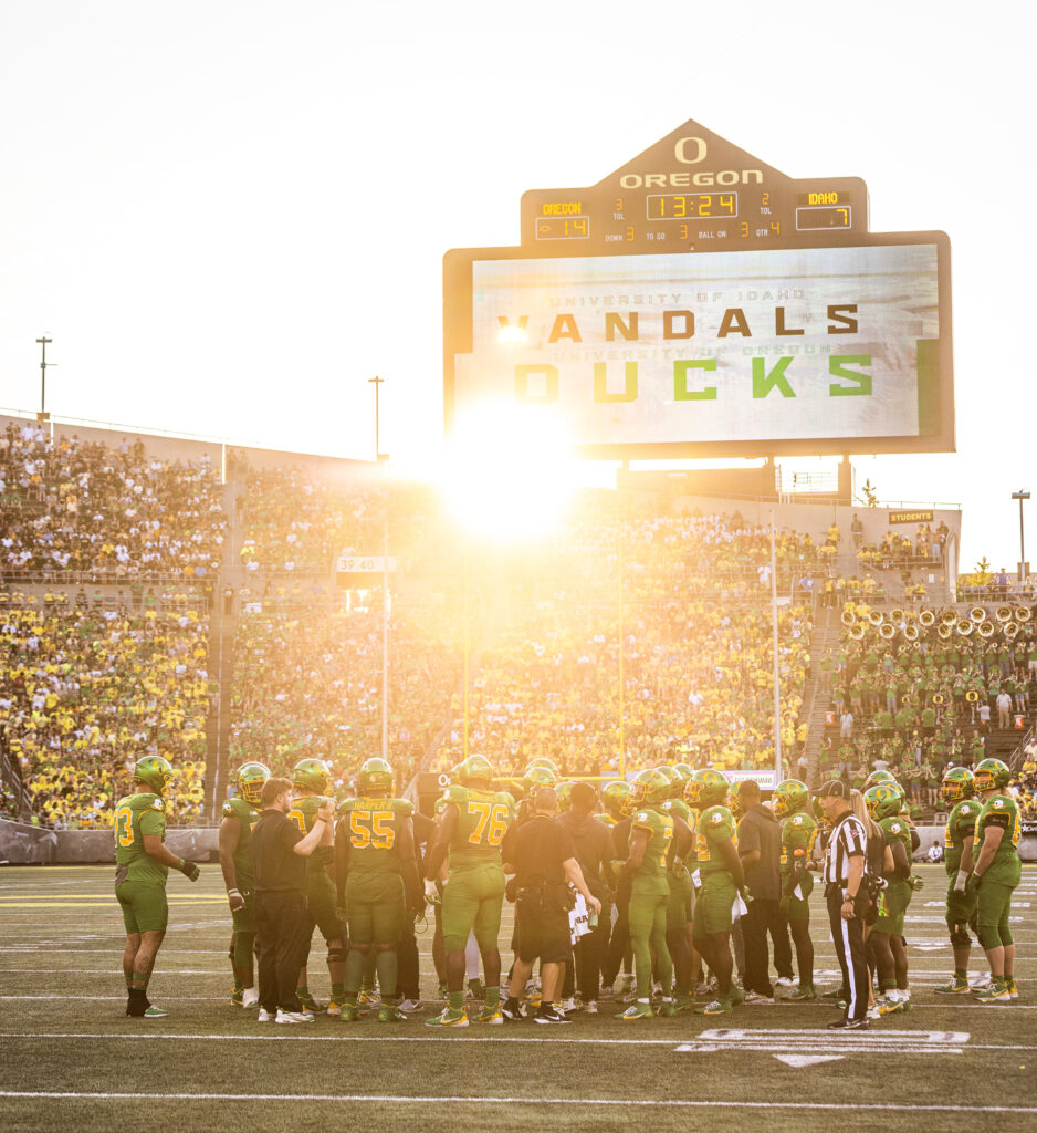 Oregon Ducks Huddle