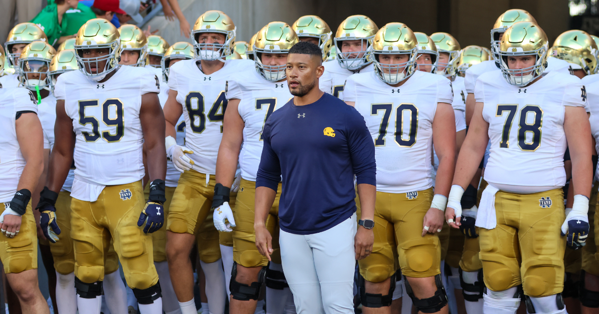 Notre Dame Football Moves Up In Week 2 Ap Top 25 After Beating Texas Aandm