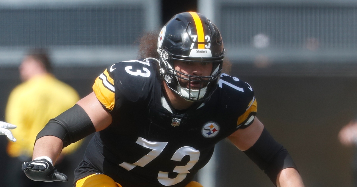 Steelers guard Issac Seumalo signs with surprising team in NFL free agency