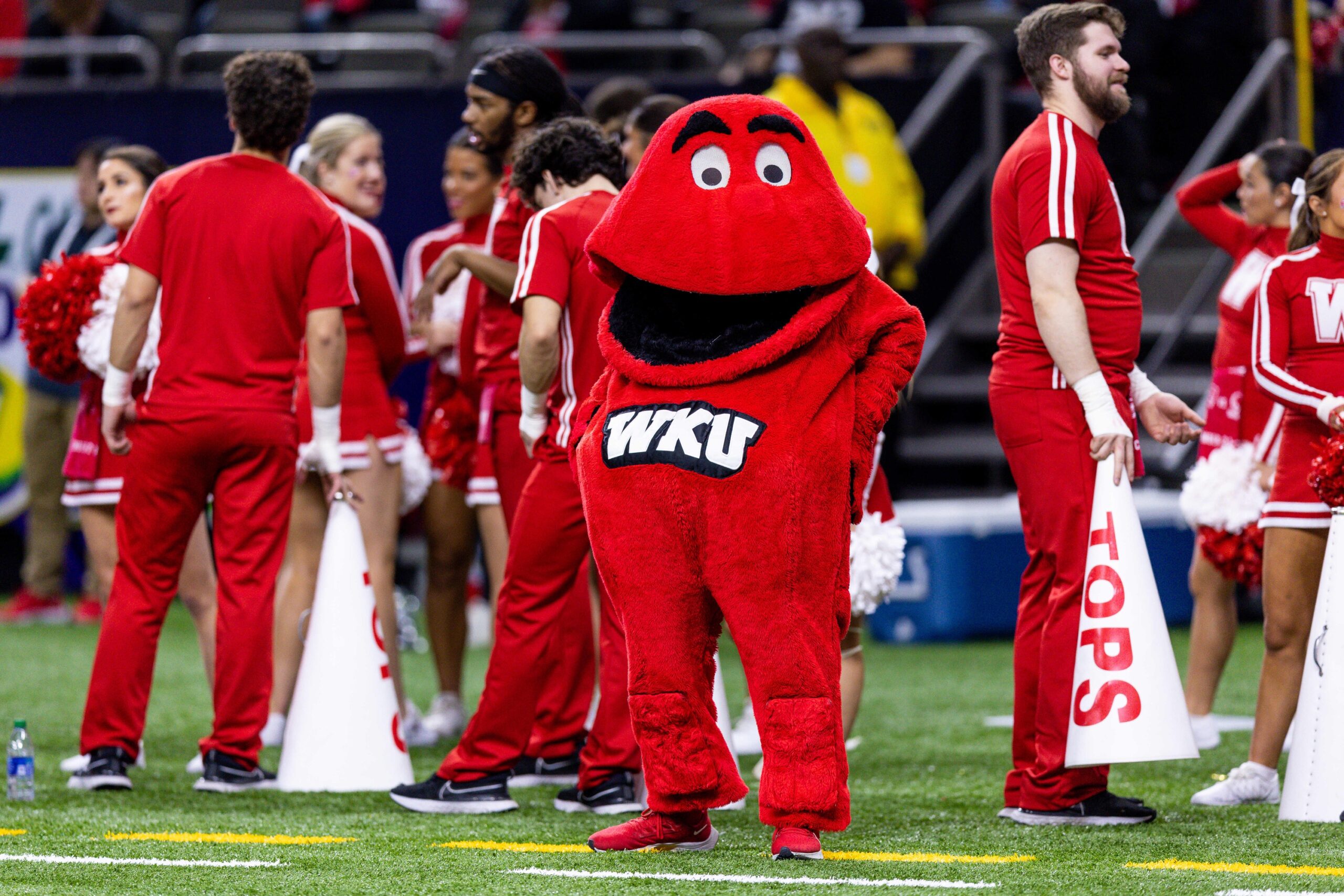 Western Kentucky releases iconic Big Red mascot helmets - On3