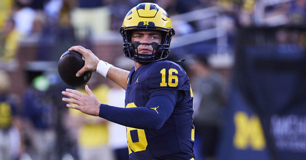 Michigan QB Davis Warren